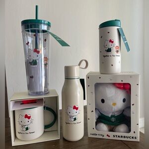 Hello Kitty x Starbucks Collaboration 5 Piece Holiday
Set Limited Edition